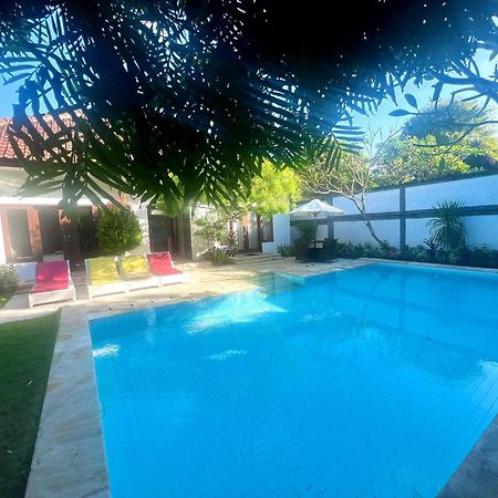 Charlie Guest House Nusa Dua  Extérieur photo